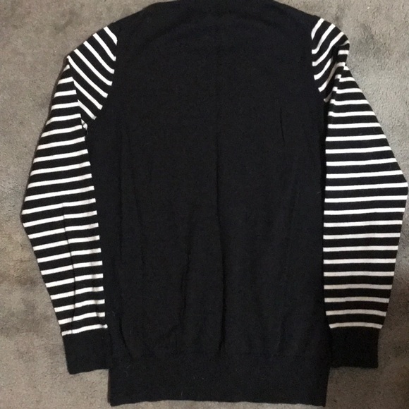 Banana Republic Sweater SZ Medium - Picture 7 of 8